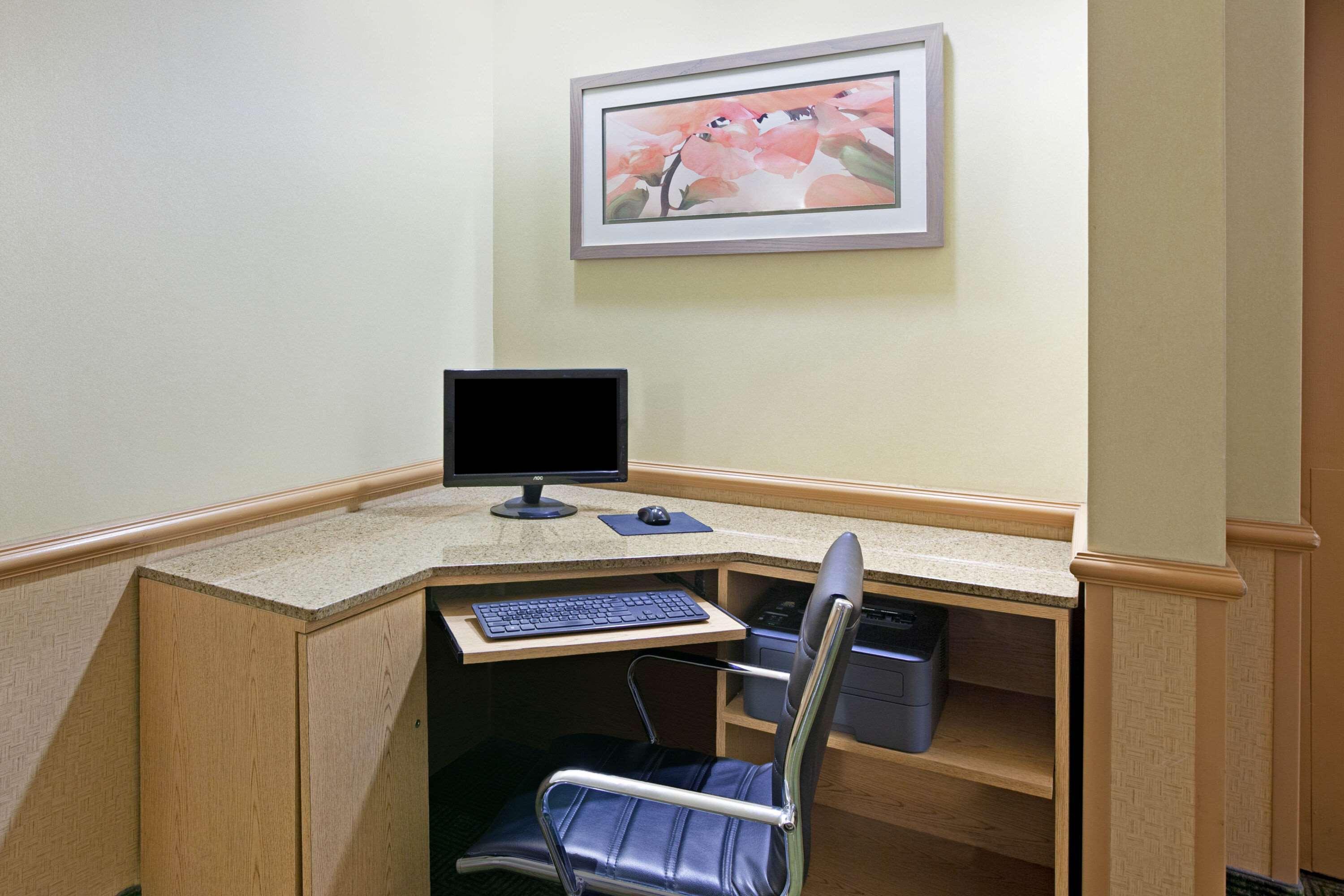 La Quinta By Wyndham Galleria Area Hotel 3*